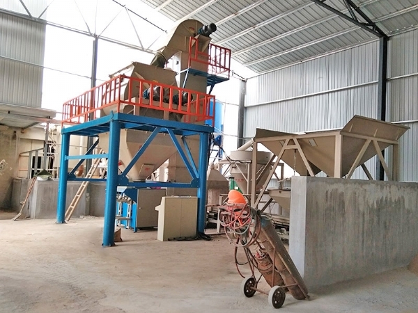 干粉砂漿生產(chǎn)線下料時(shí)有哪些注意事項(xiàng)：